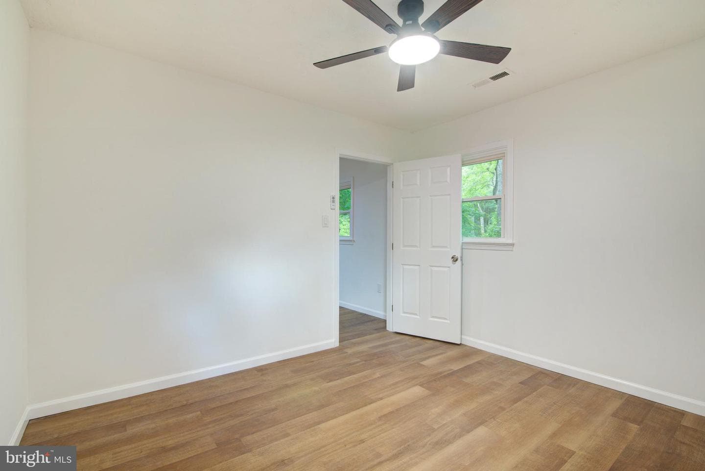 107 Federalist Way photo 9
