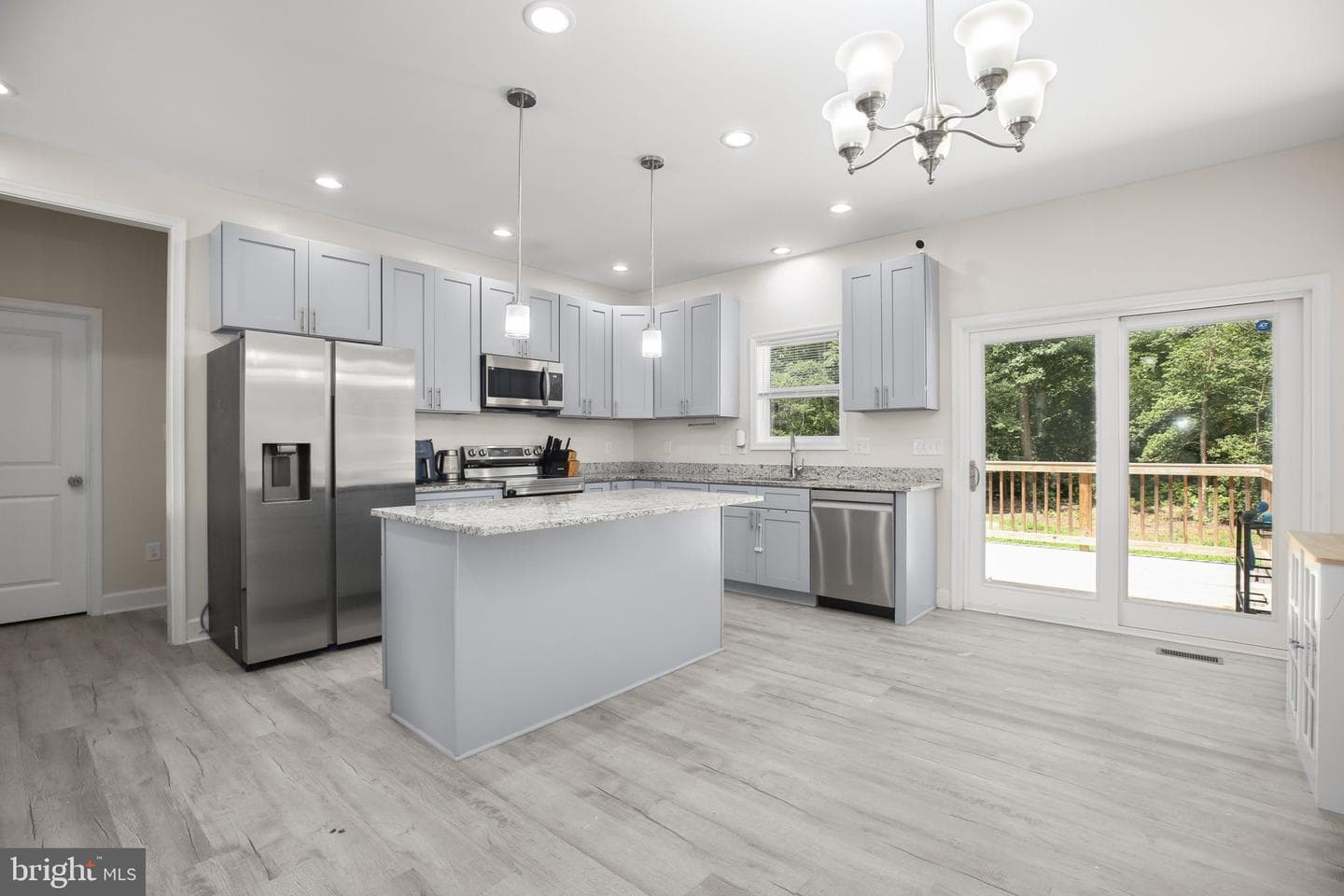 1129 Albrough Boulevard photo 6