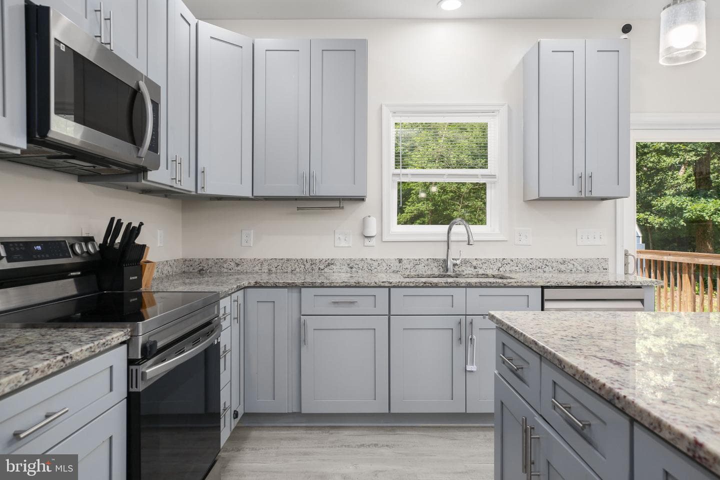 1129 Albrough Boulevard photo 8