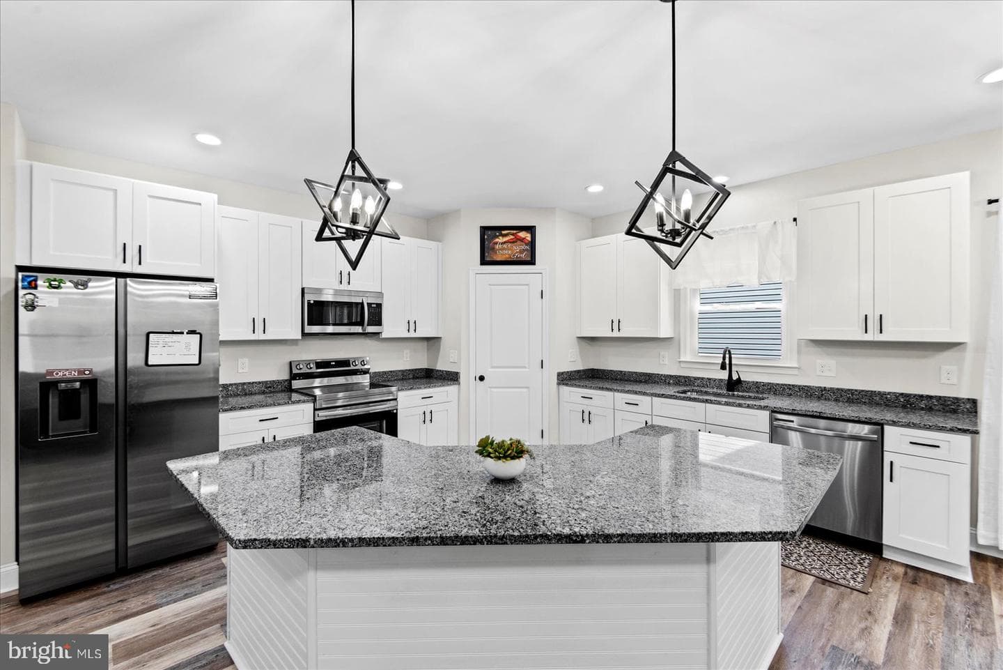 192 Woodmount Drive photo 3