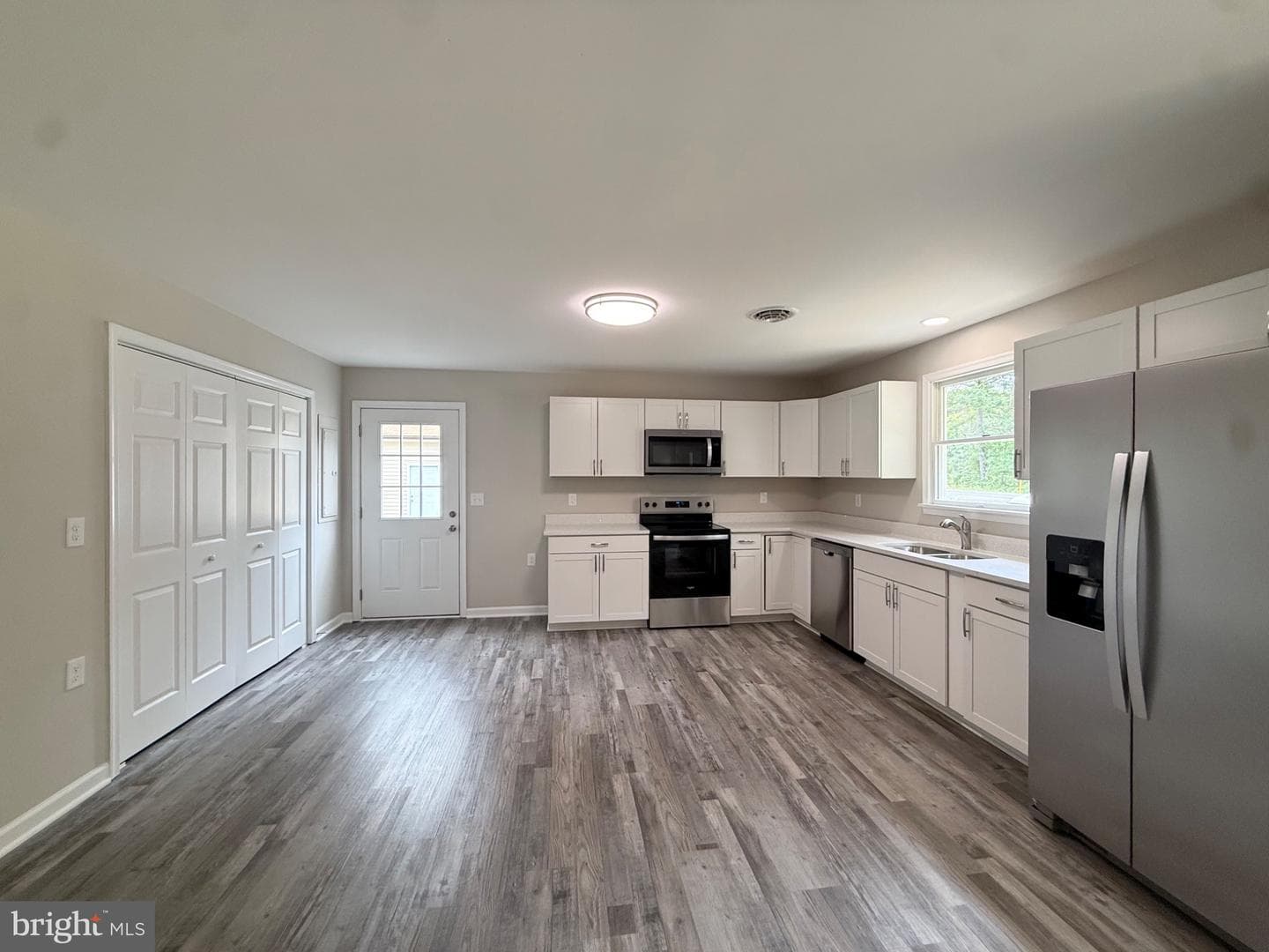 4609 Neenah Road photo 3