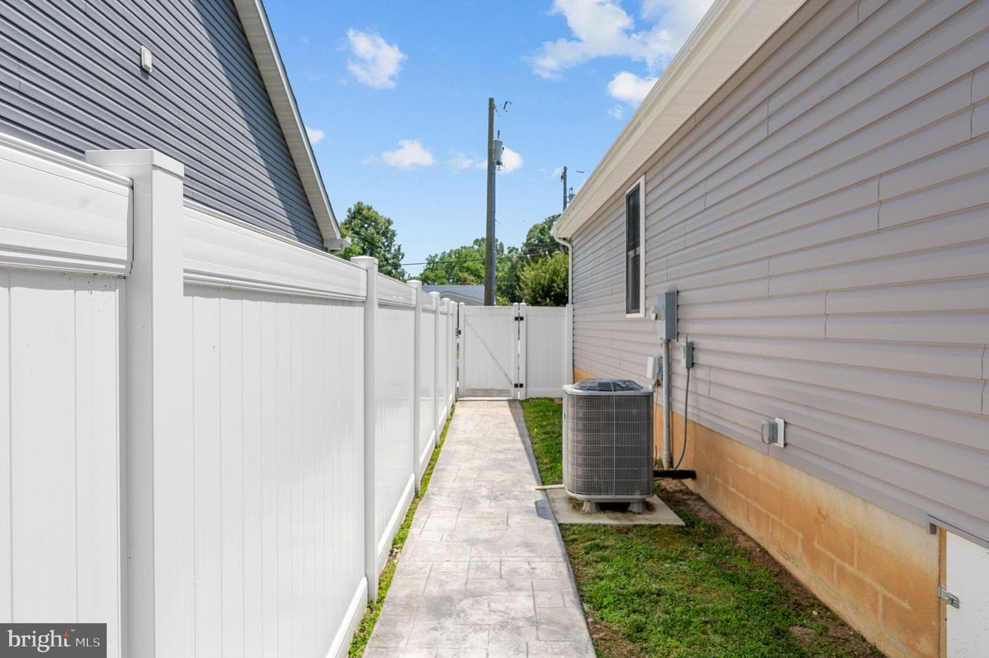 127 3rd Street photo 38