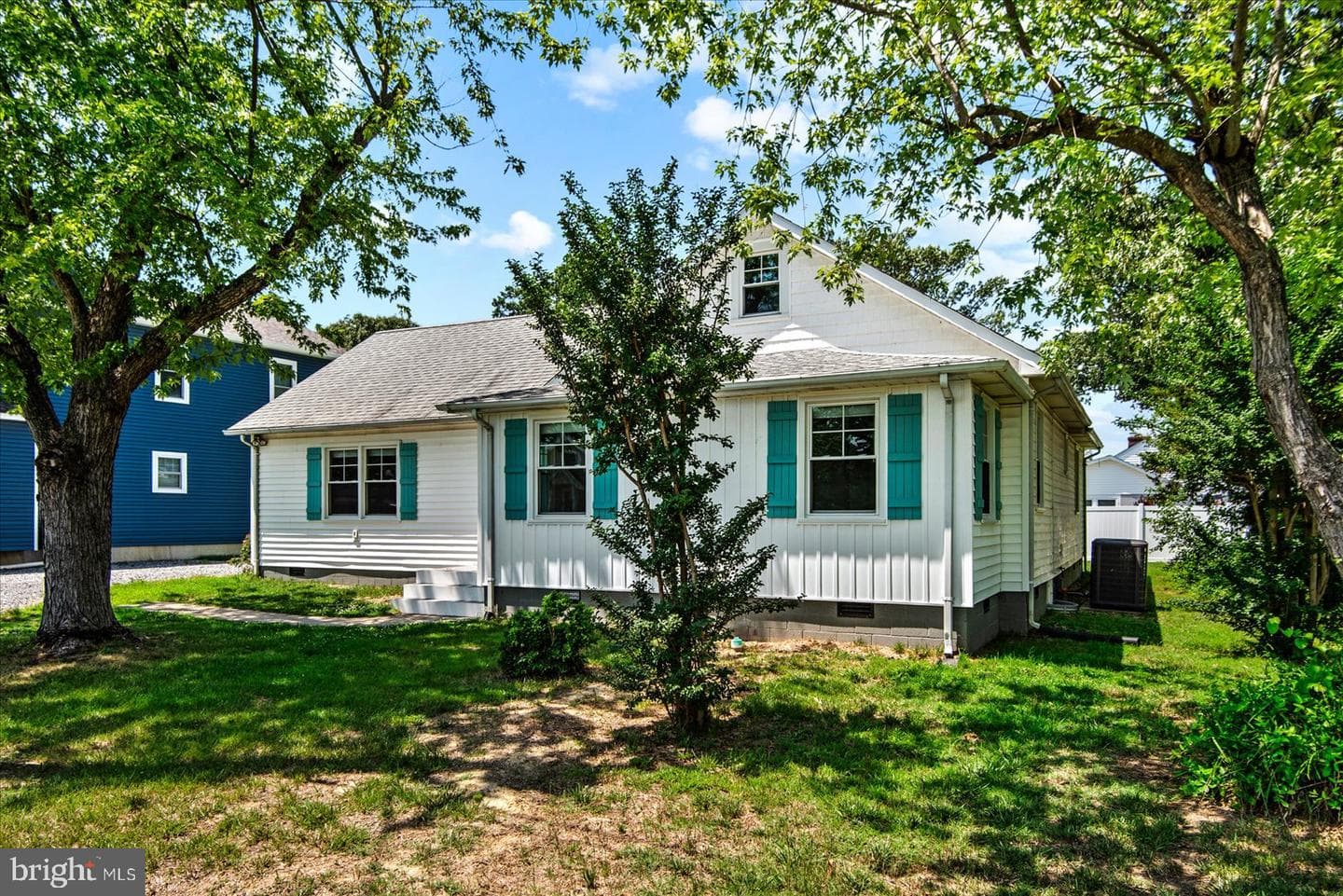 505 Monroe Bay Avenue photo 3