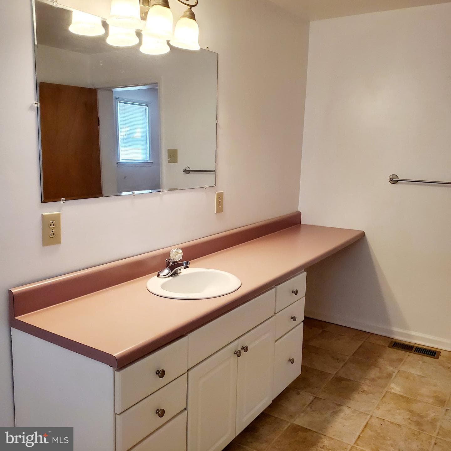 204 Chatham Village Road photo 24