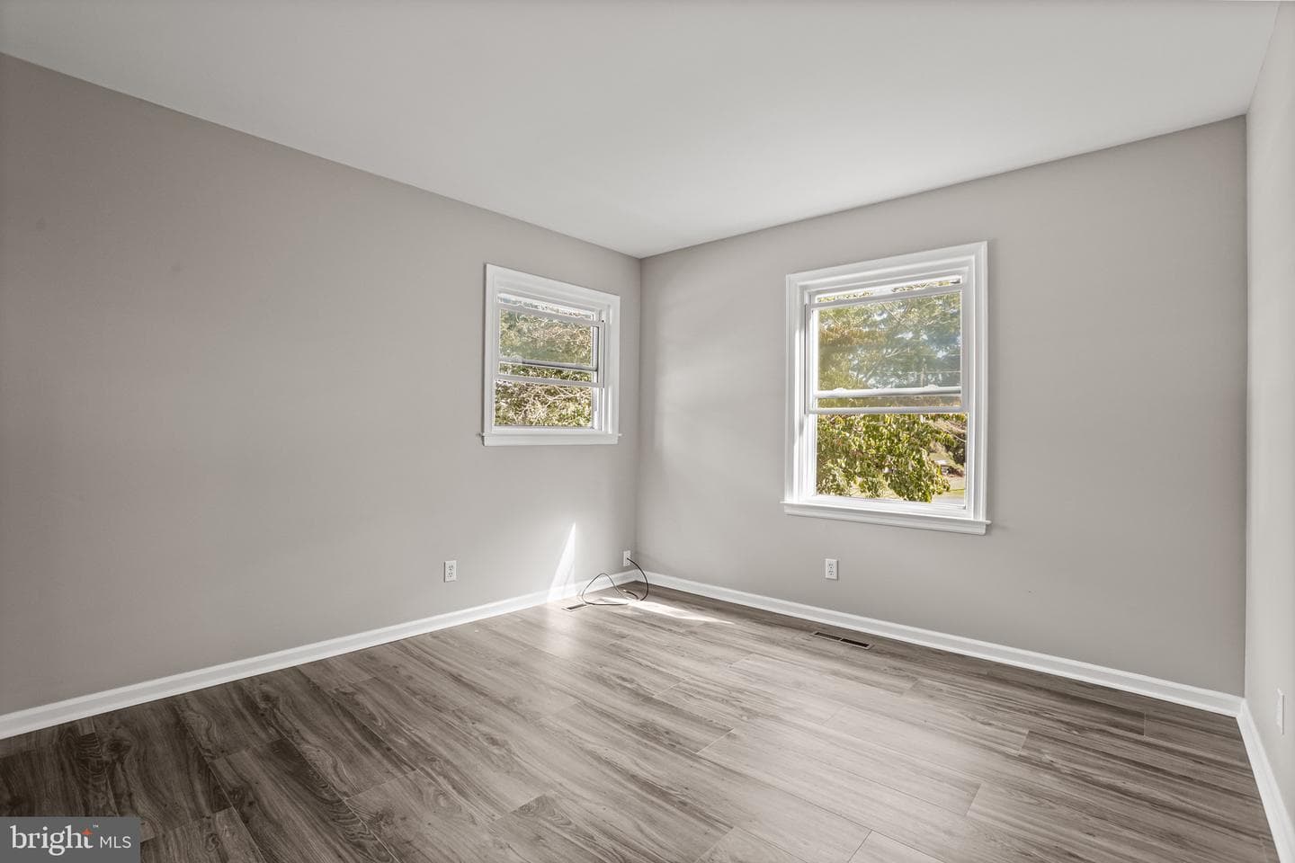 1247 S Glebe Rd photo 23
