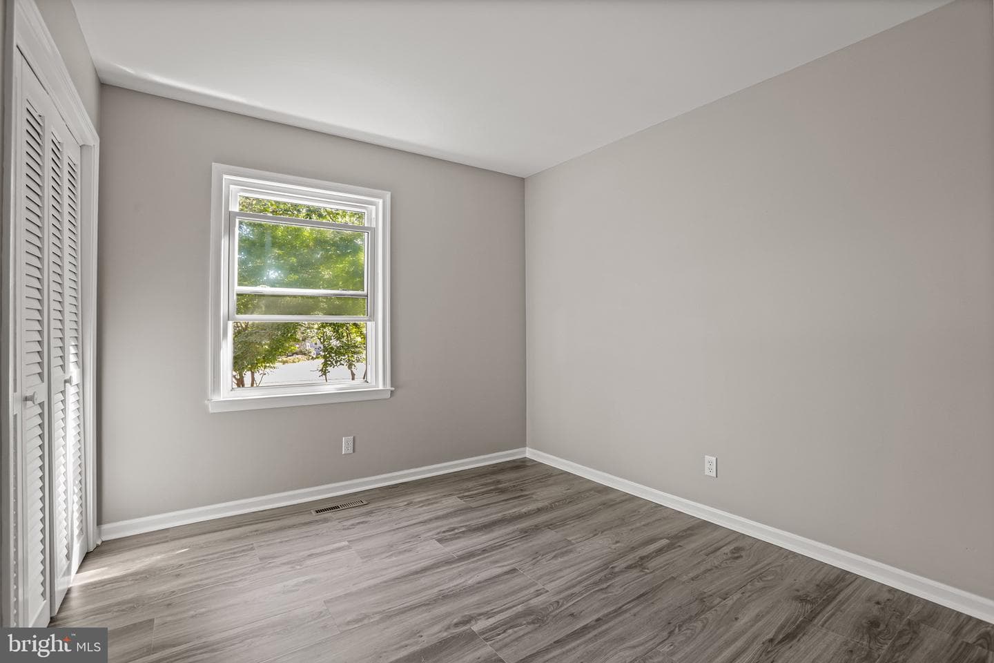 1247 S Glebe Rd photo 25