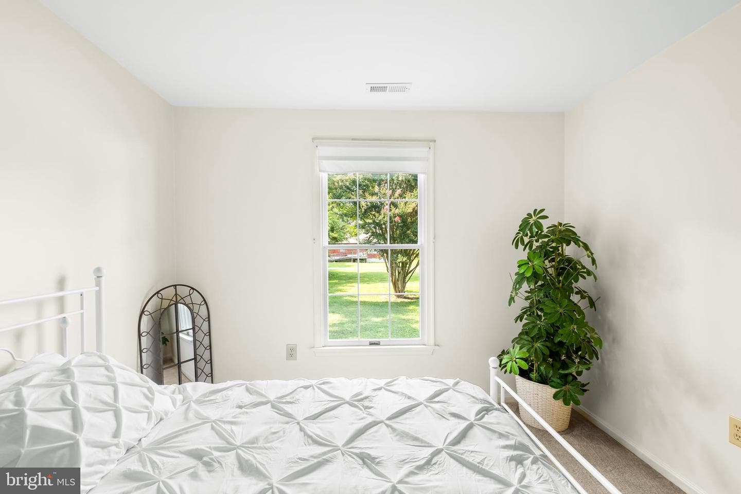 827 Travelers Rest photo 27