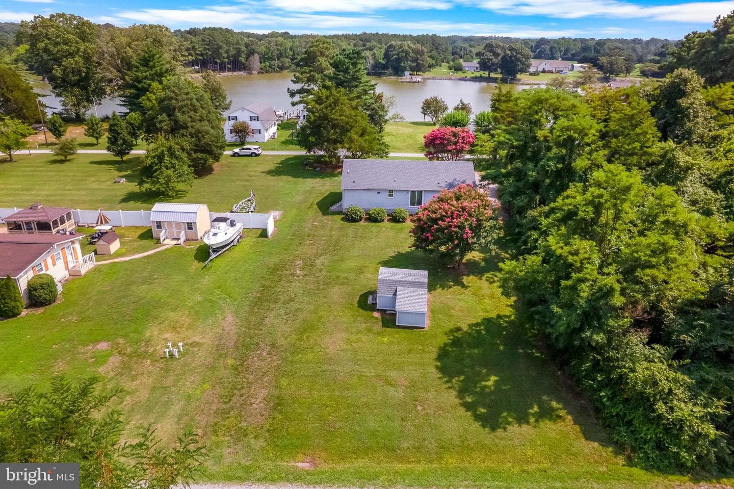 827 Travelers Rest photo 33