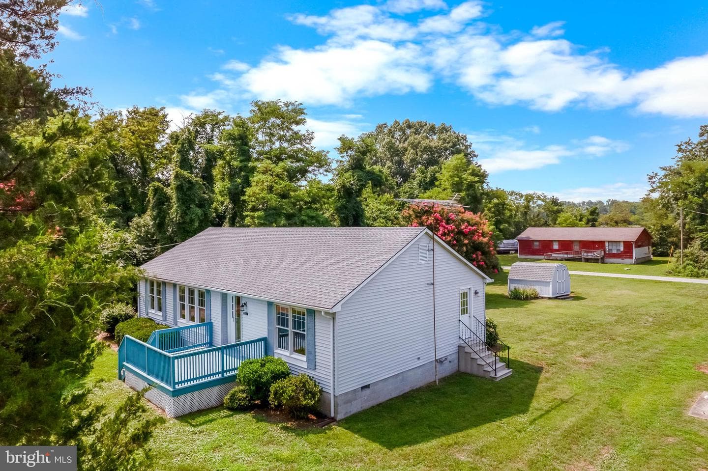 827 Travelers Rest photo 4