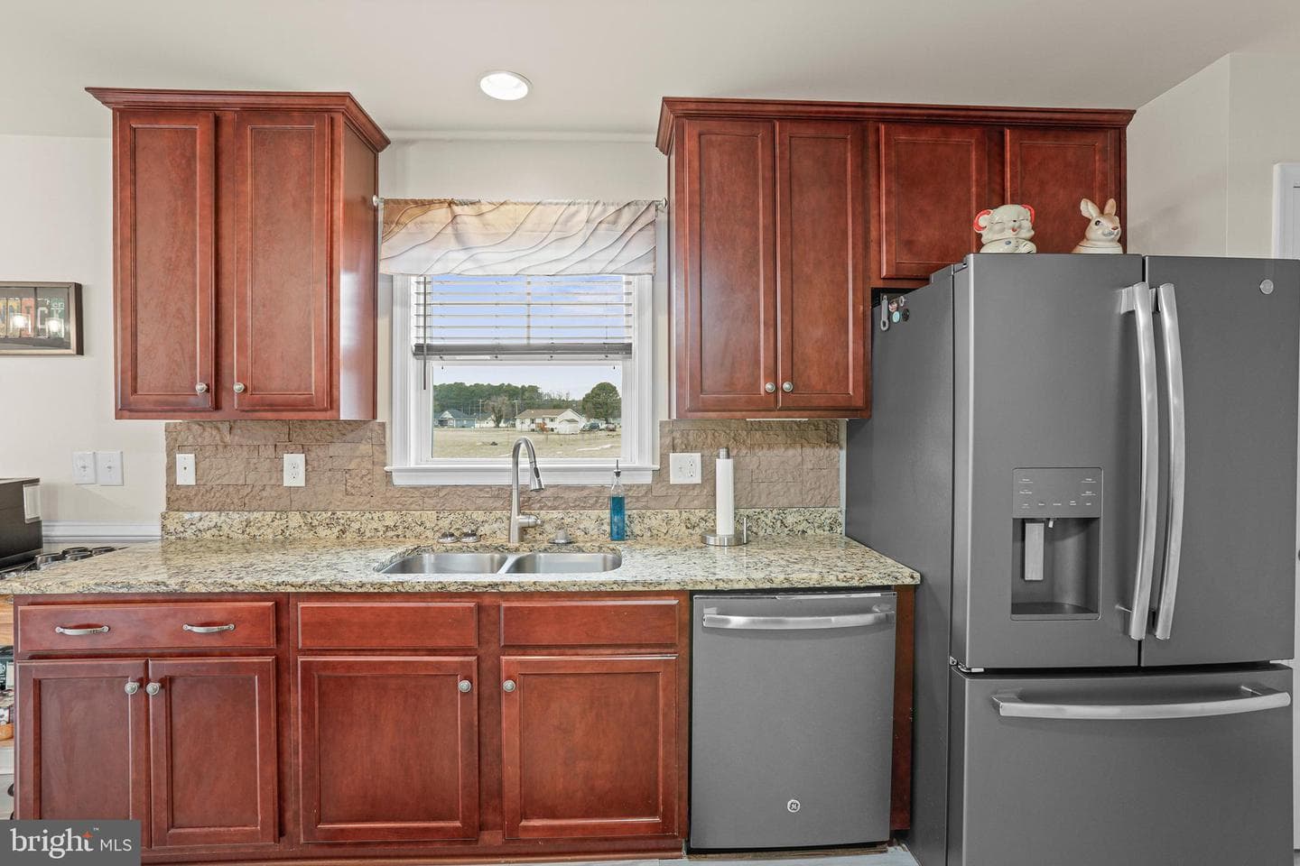 84 Cove Lane photo 17