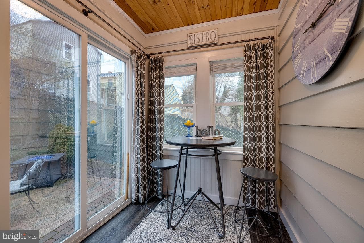 110 E Germain Street photo 22