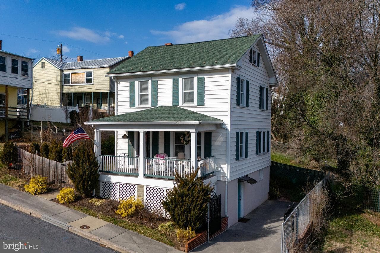 110 E Germain Street photo 34