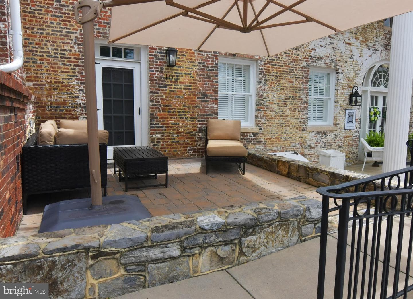 411 N Loudoun Street photo 3