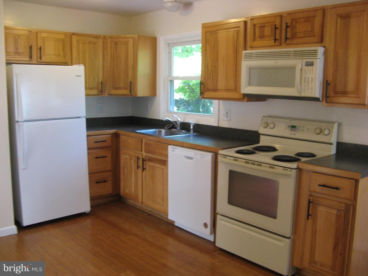633 Ewell Street photo 6