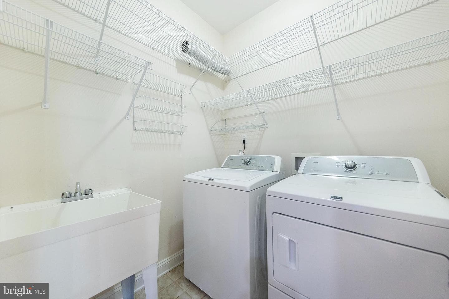 2721 Middle Road photo 20