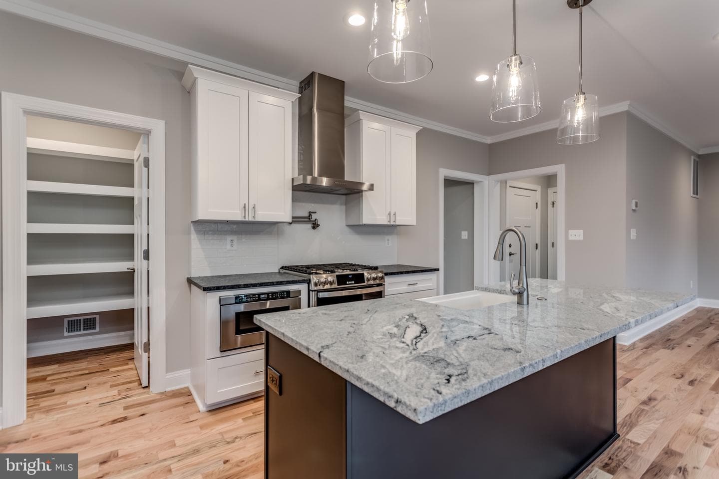 512 Miller Street photo 6