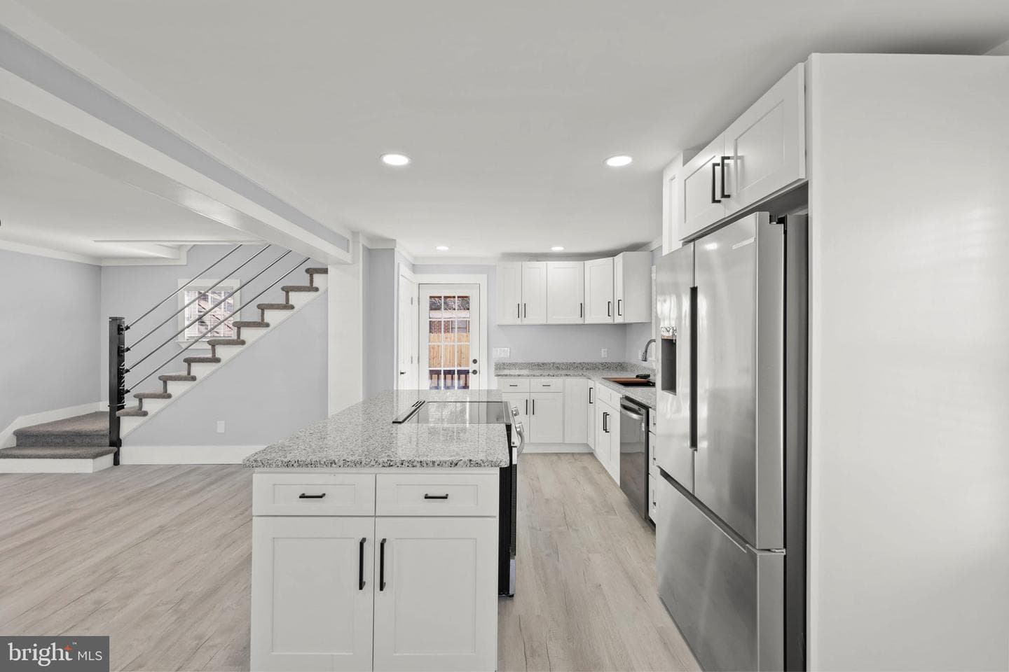 629 National Avenue photo 4