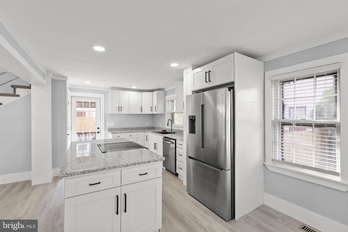 629 National Avenue photo 5
