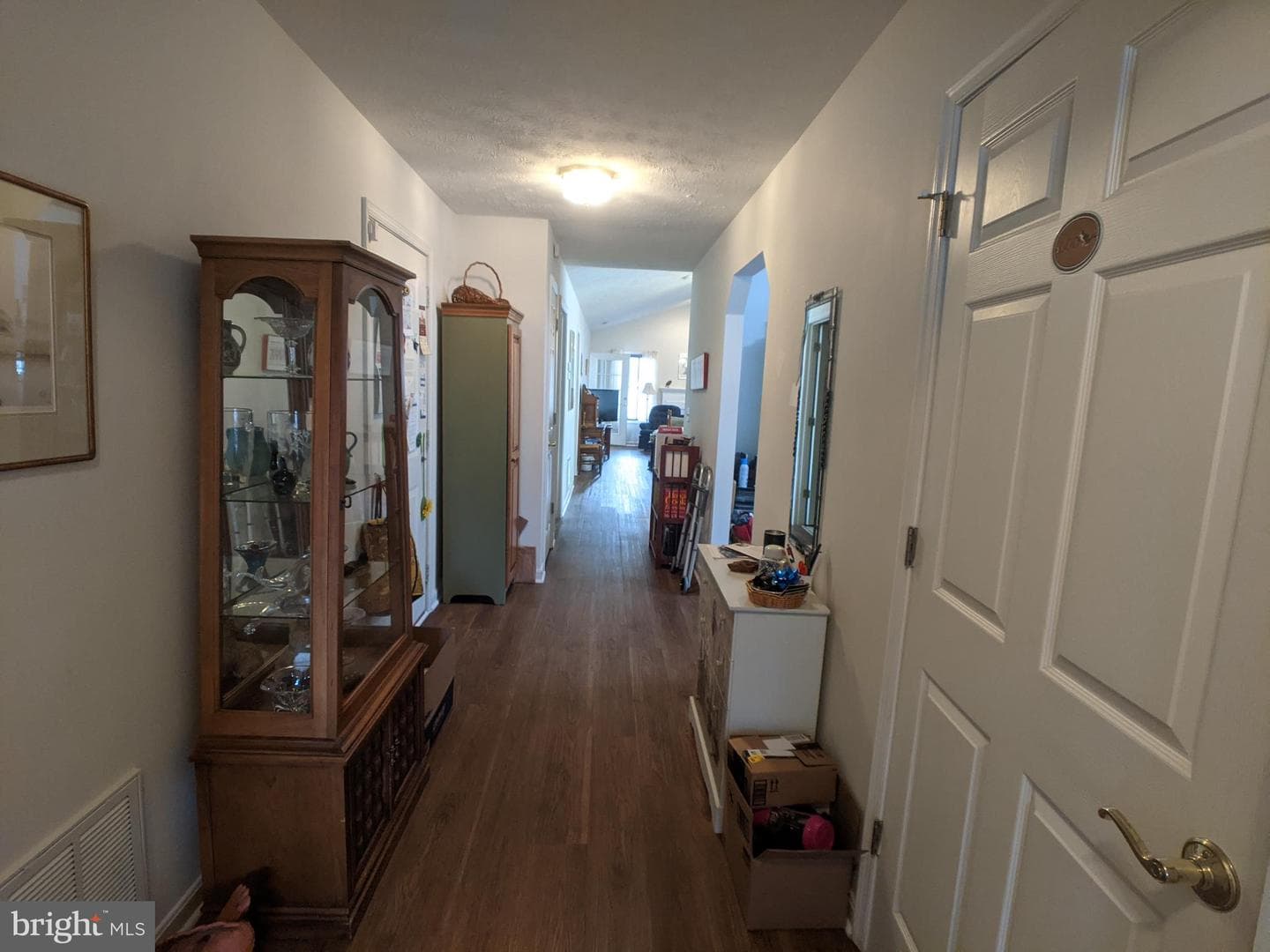 1839 Tilghman Lane photo 3