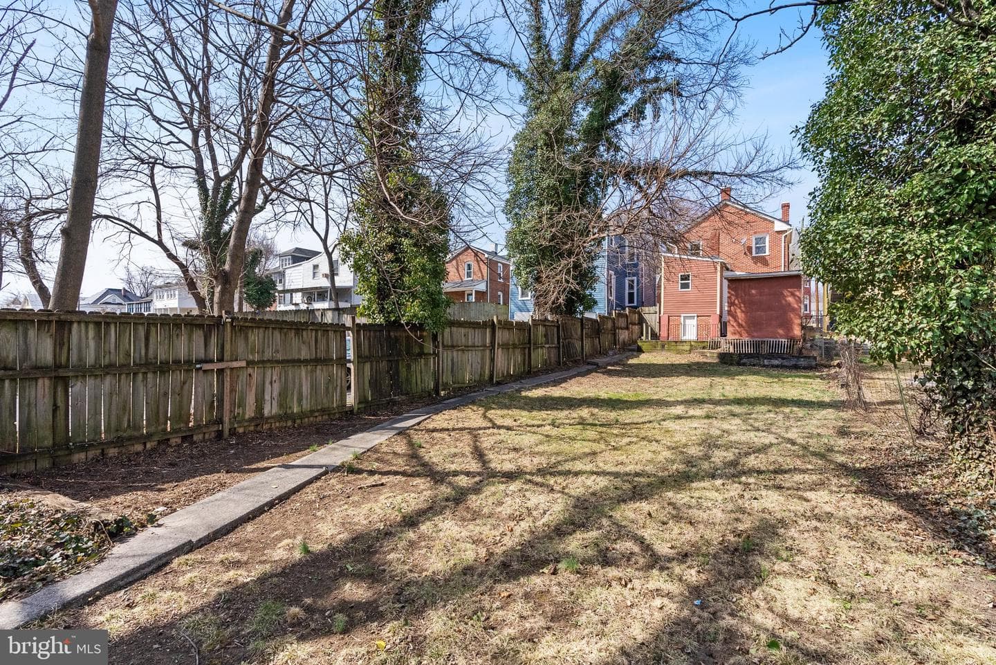 520 N Loudoun Street photo 34