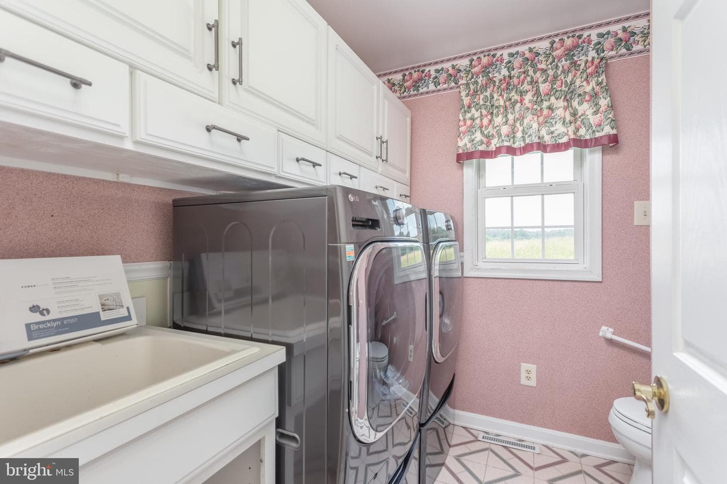 1629 Pondview Drive photo 20