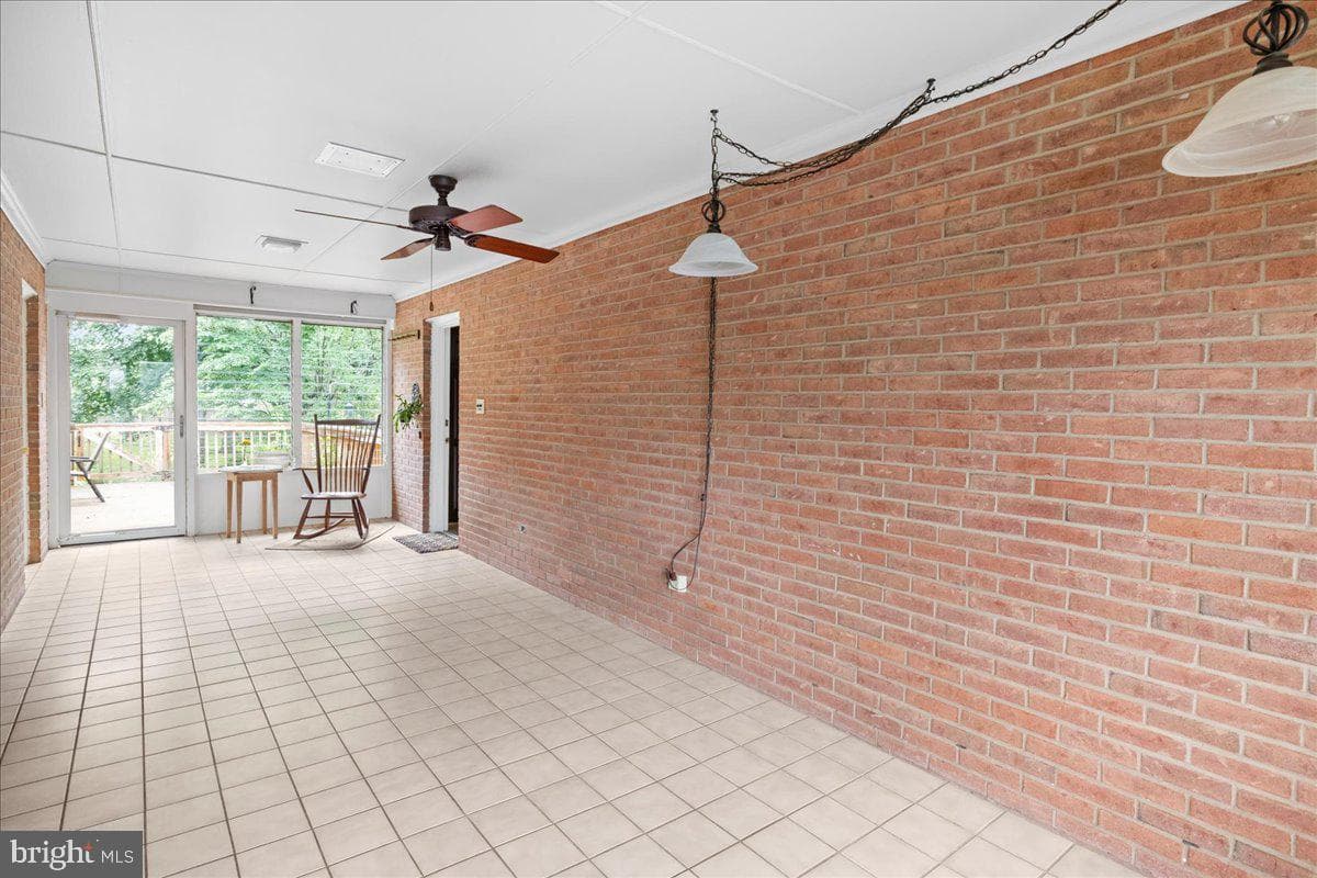 331 Ridge Avenue photo 36