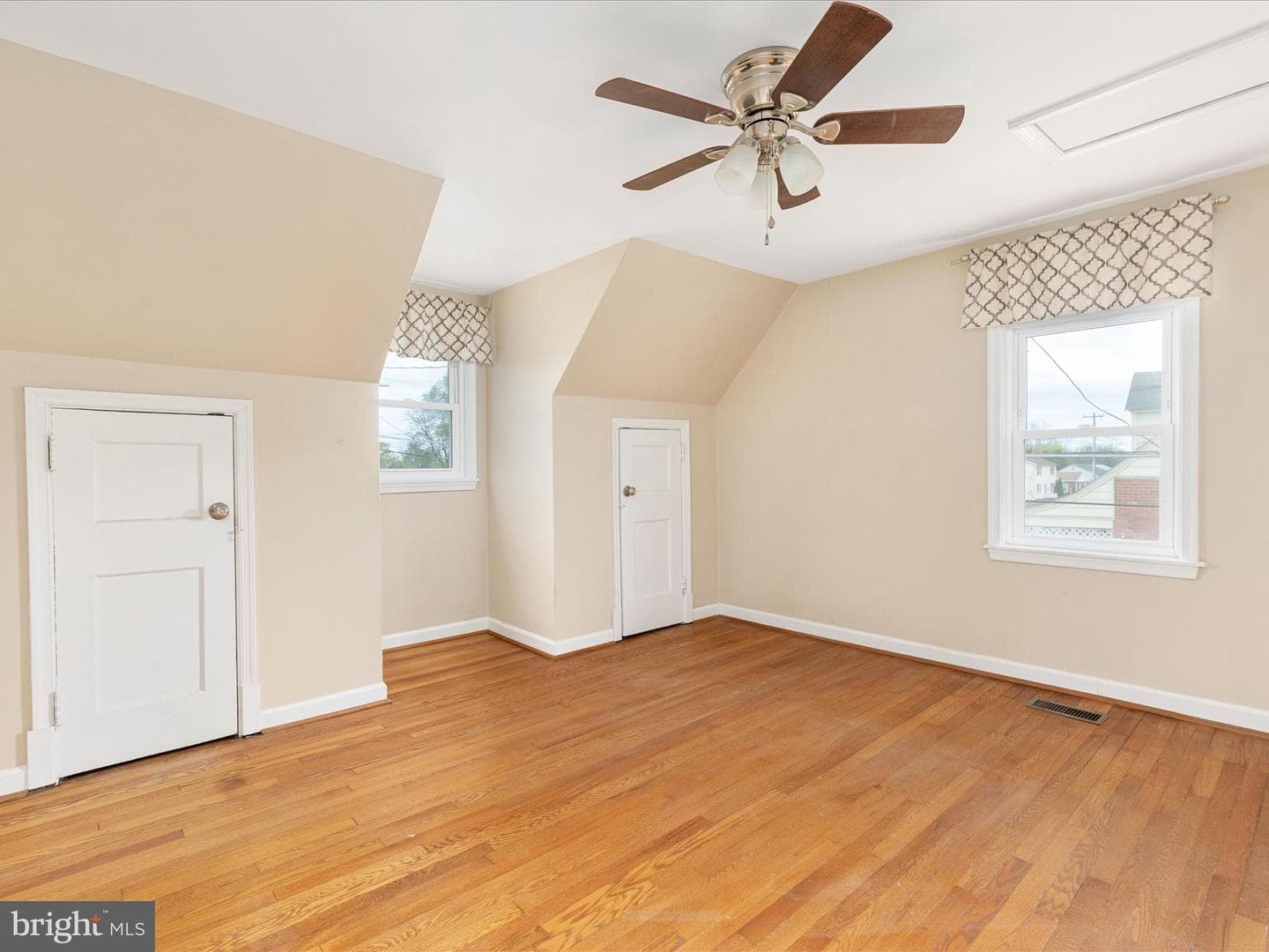 601 Gray Avenue photo 13