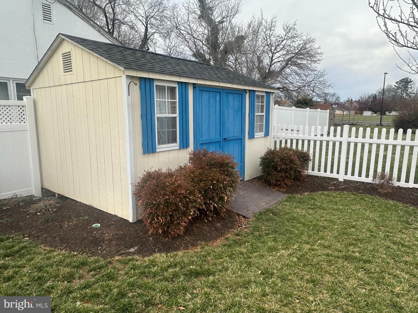 601 Gray Avenue photo 5