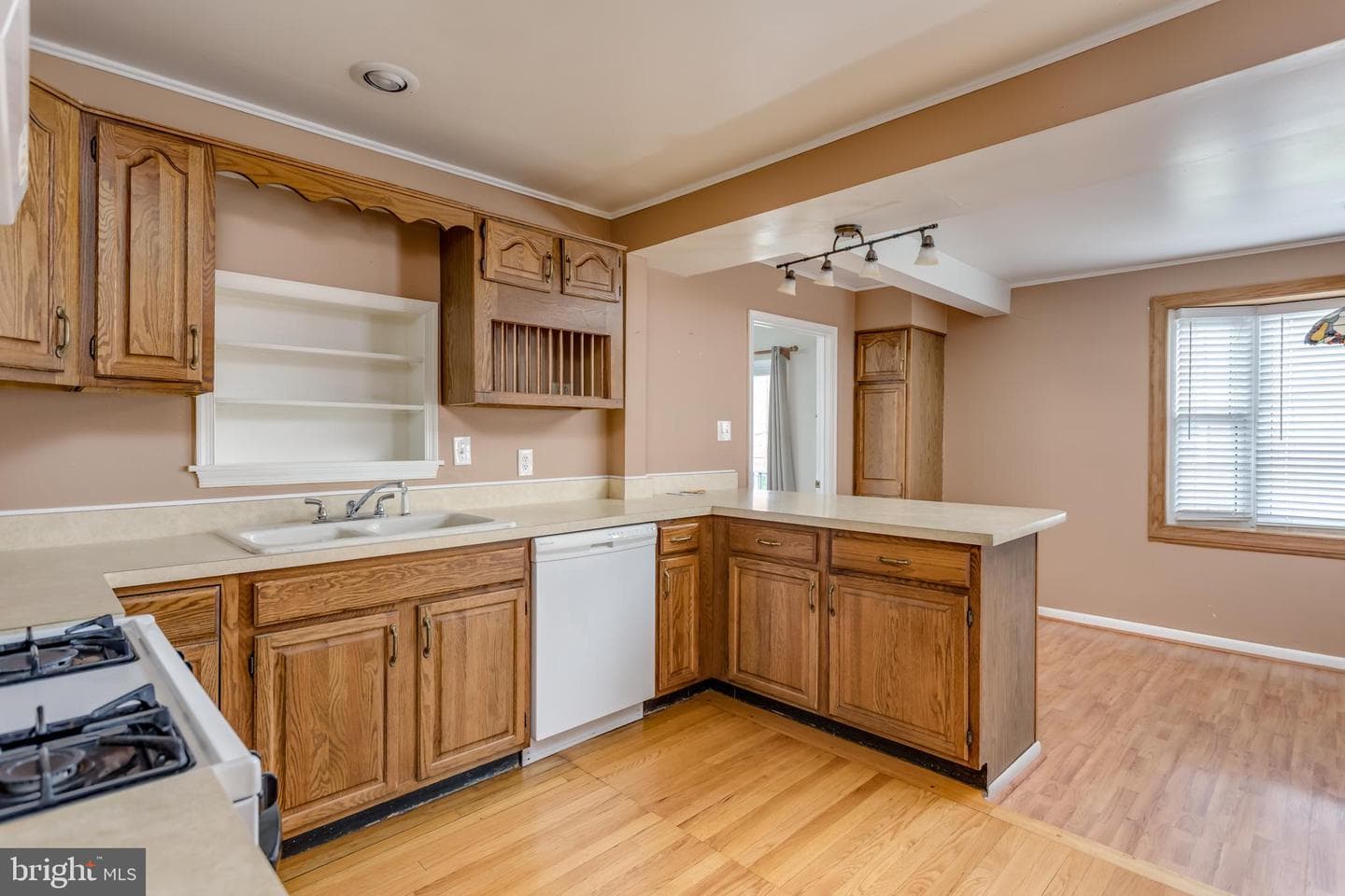 1503 Valley Avenue photo 4