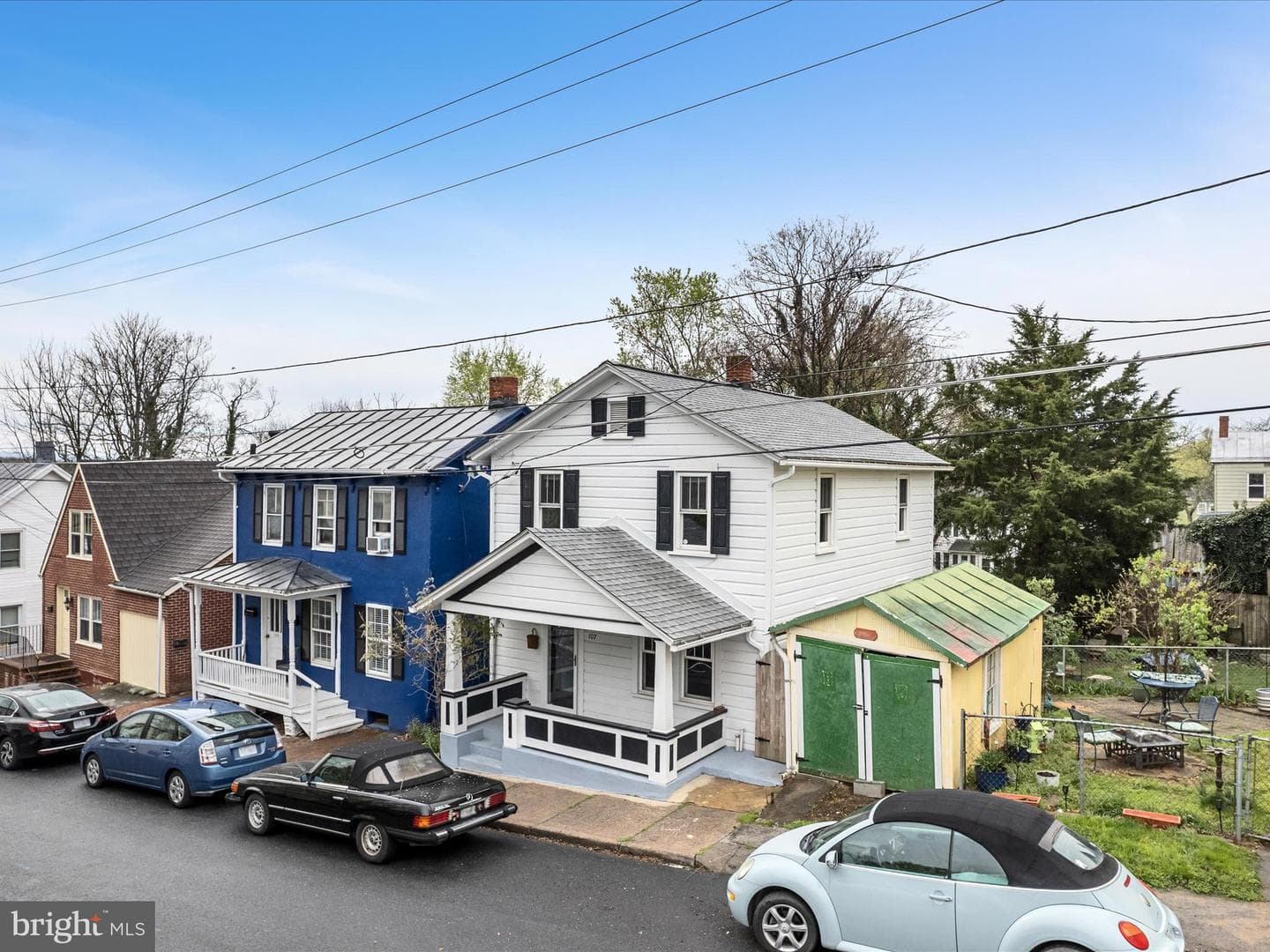 107 E Monmouth Street photo 34