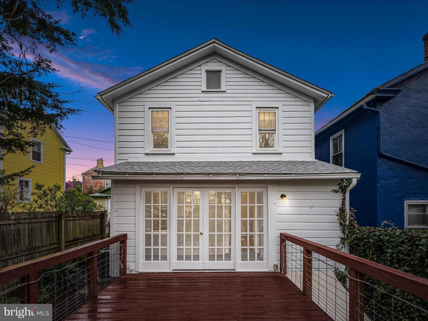 107 E Monmouth Street photo 38