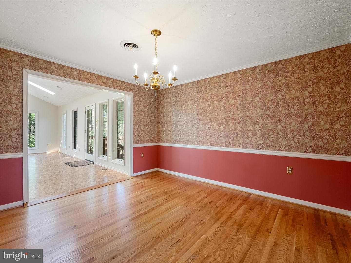 303 Walker Street photo 20