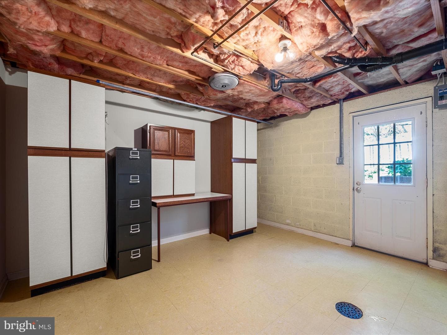 303 Walker Street photo 42