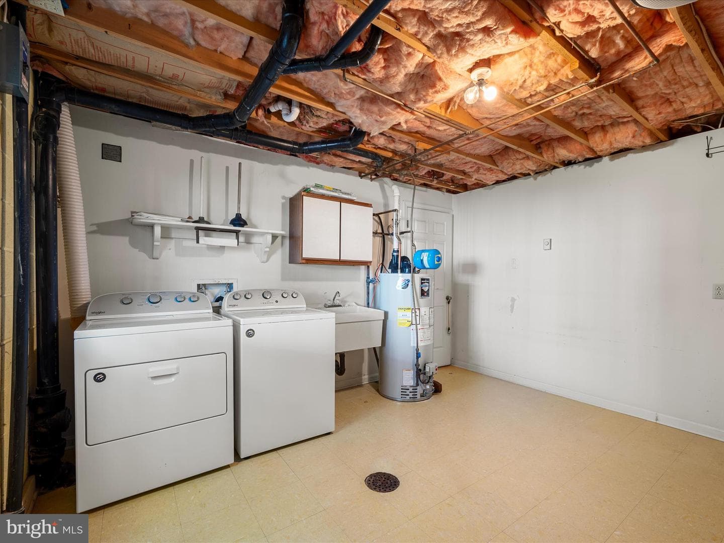 303 Walker Street photo 43