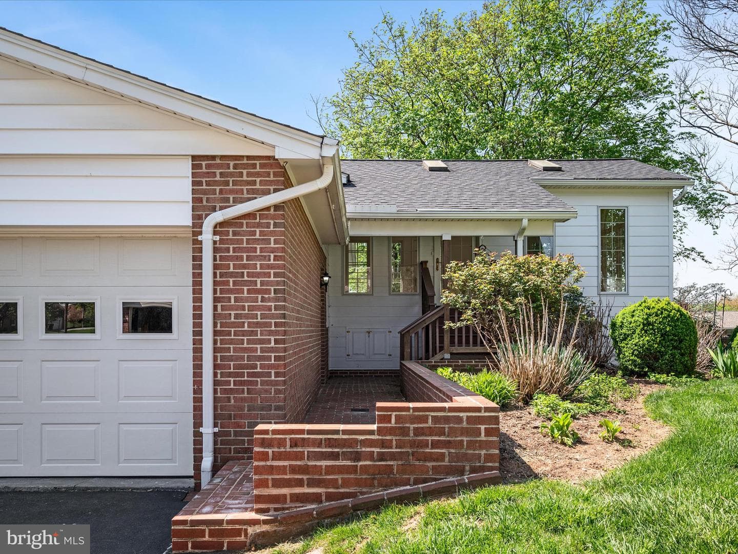 303 Walker Street photo 52