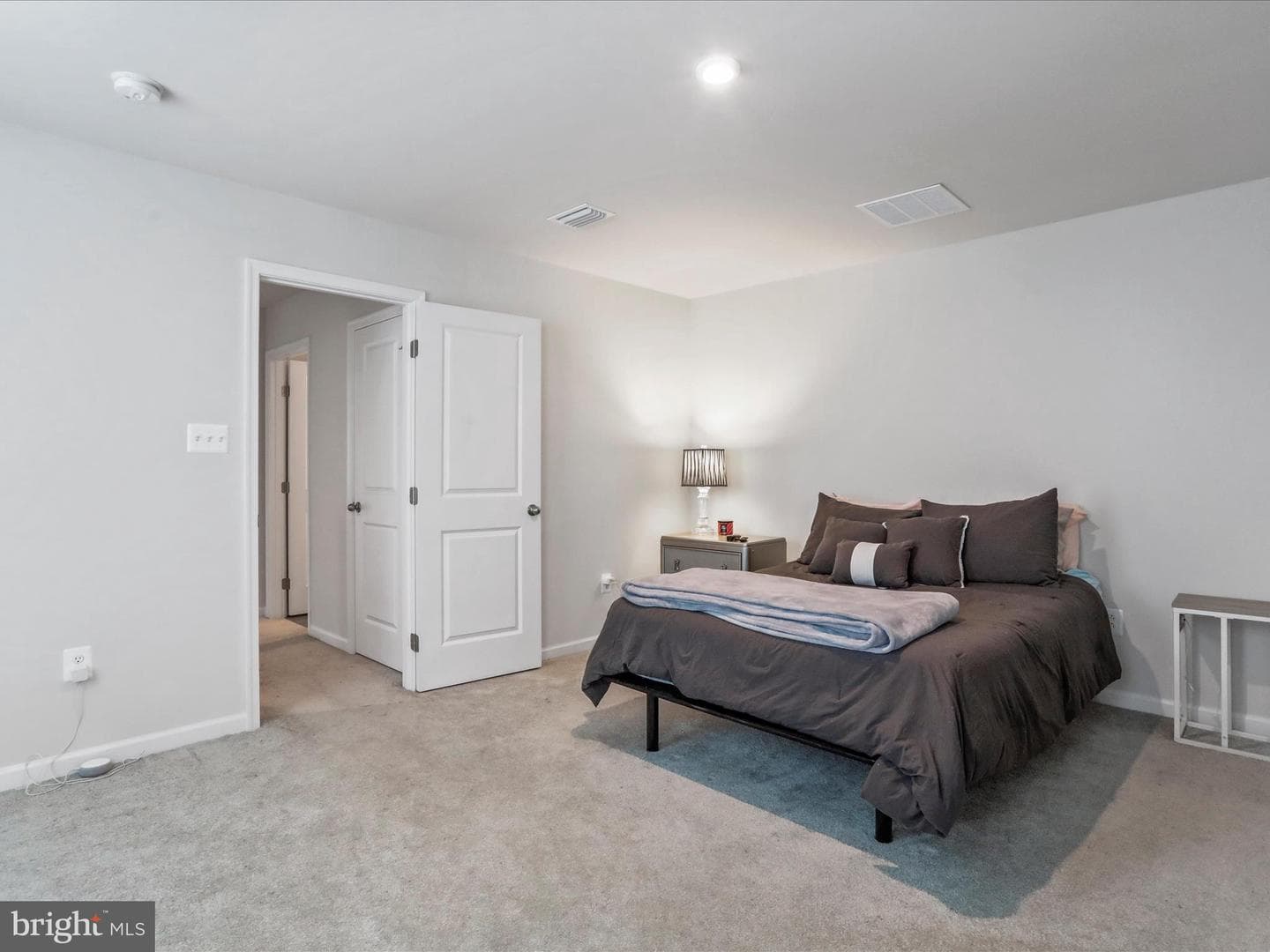 2824 Broadview Street photo 11