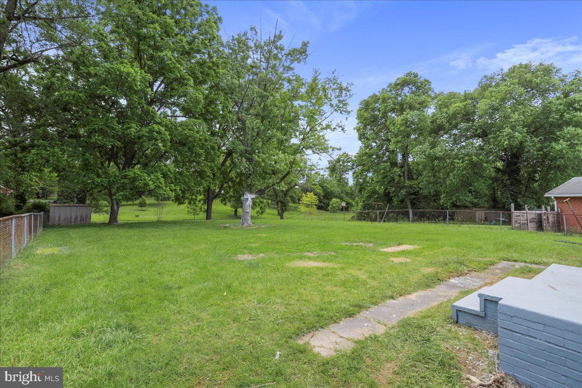 12 Montague Circle photo 30