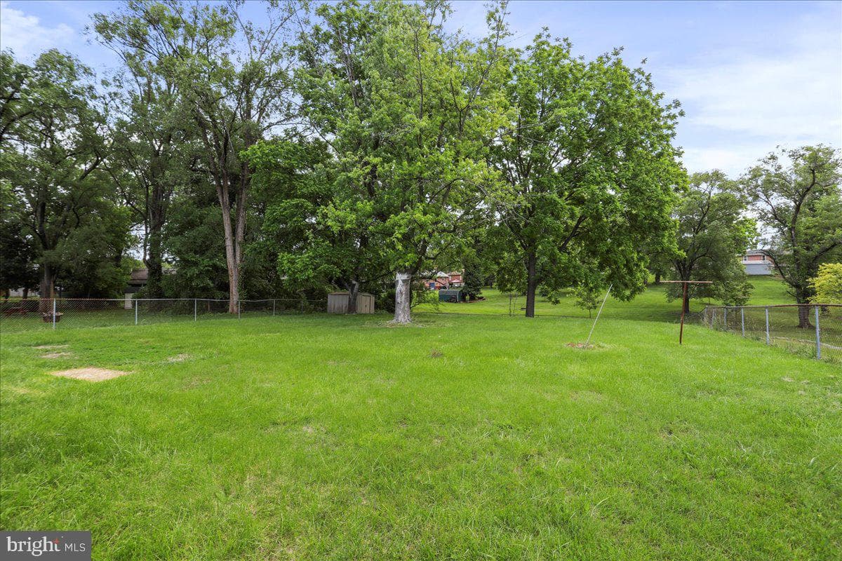 12 Montague Circle photo 34