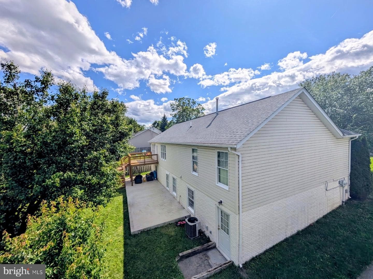 2620 Stonegate Drive photo 9