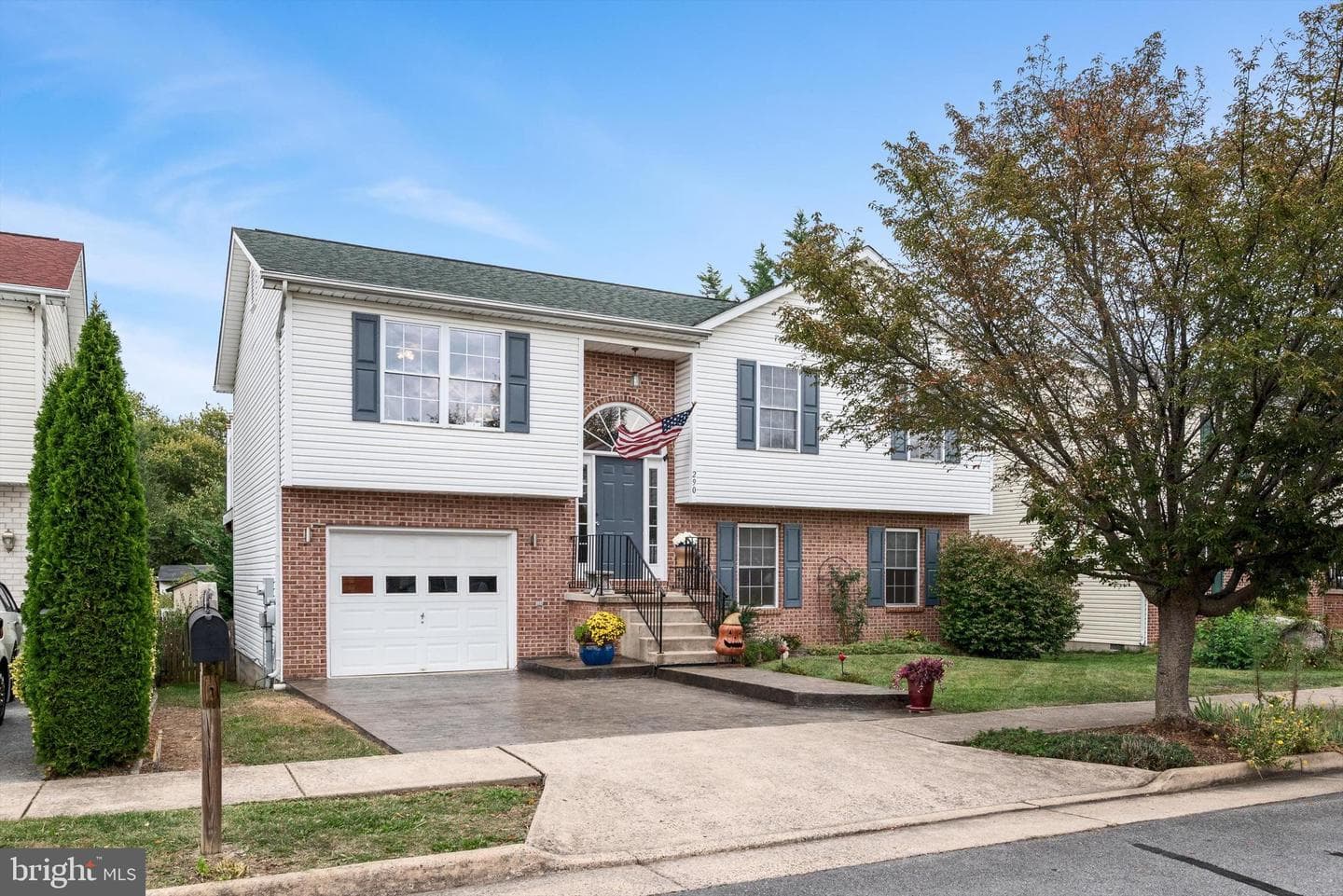 290 Green Street photo 1