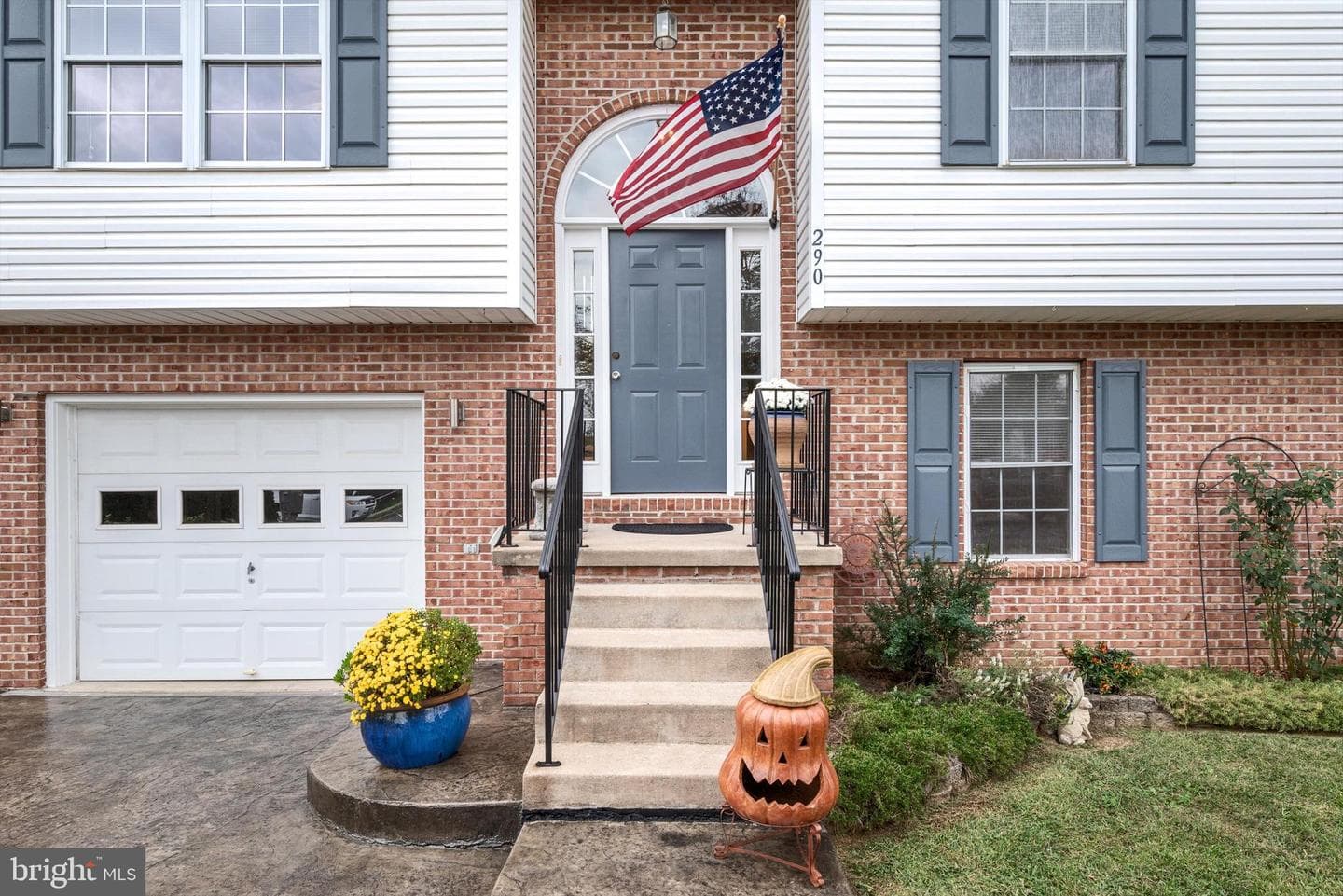 290 Green Street photo 2