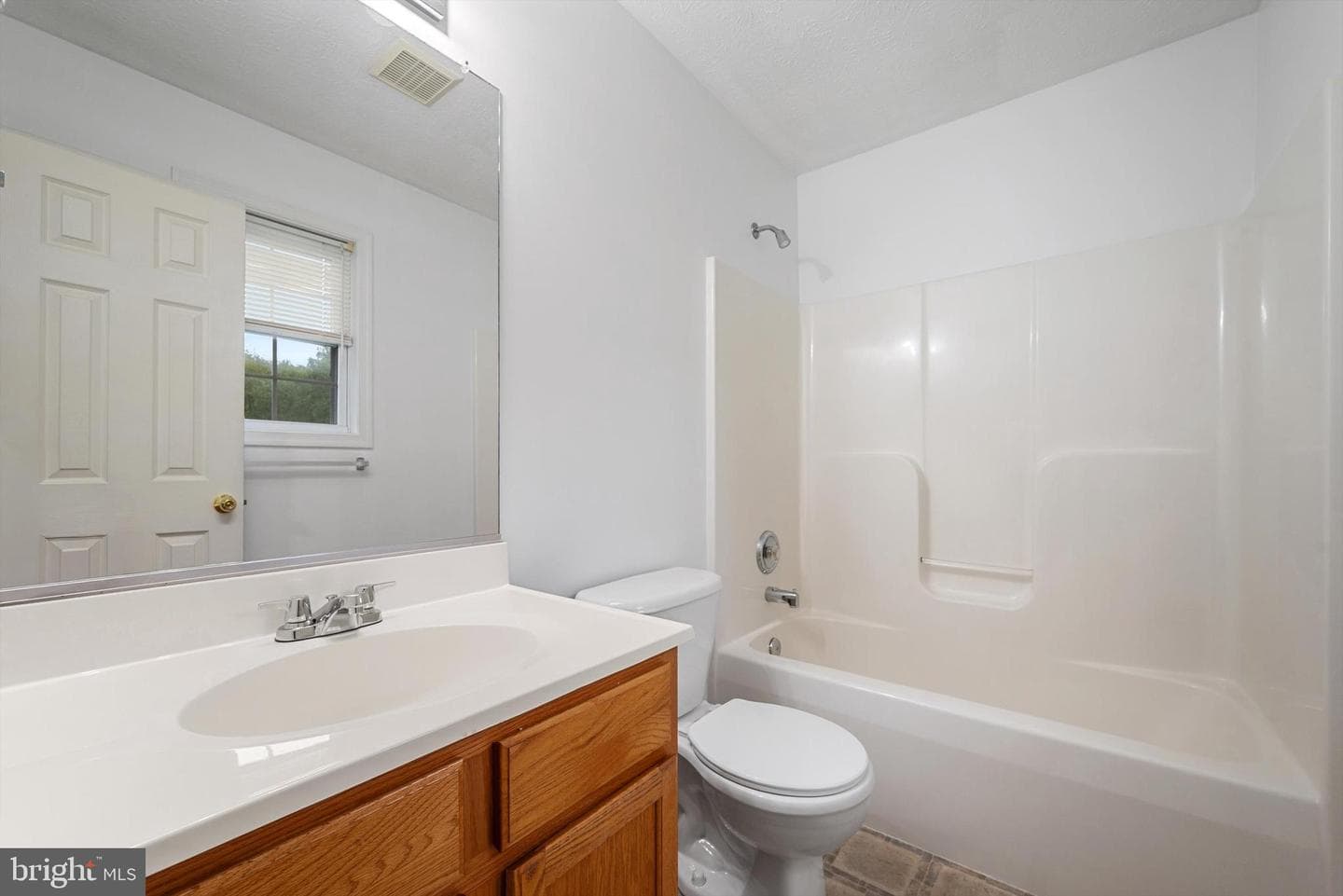 290 Green Street photo 24