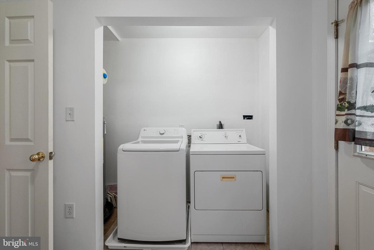 290 Green Street photo 29