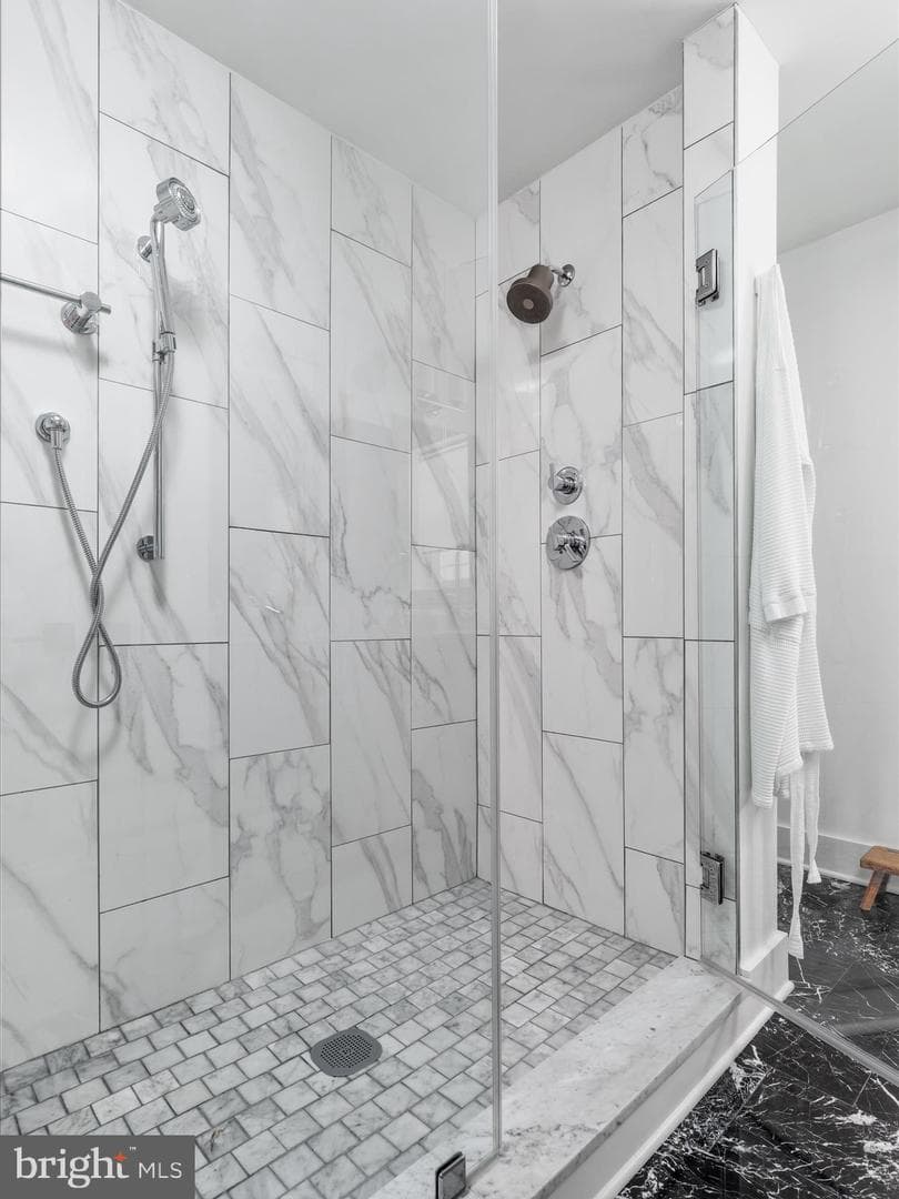 411 N Loudoun Street #203 photo 31