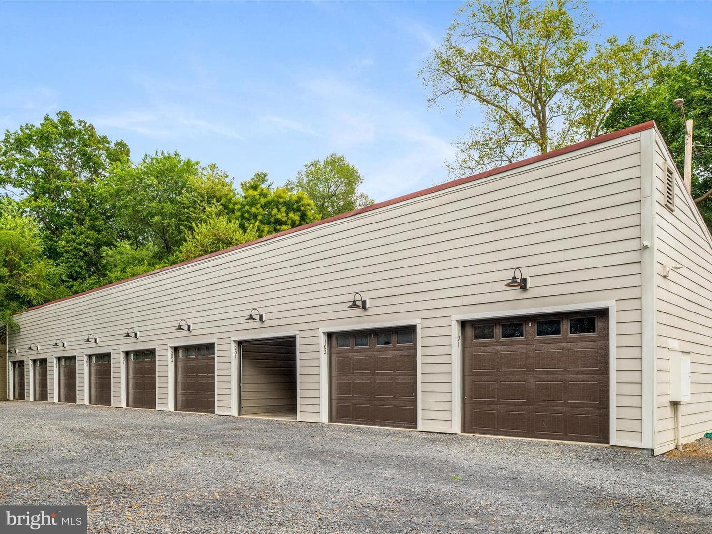 411 N Loudoun Street #203 photo 47