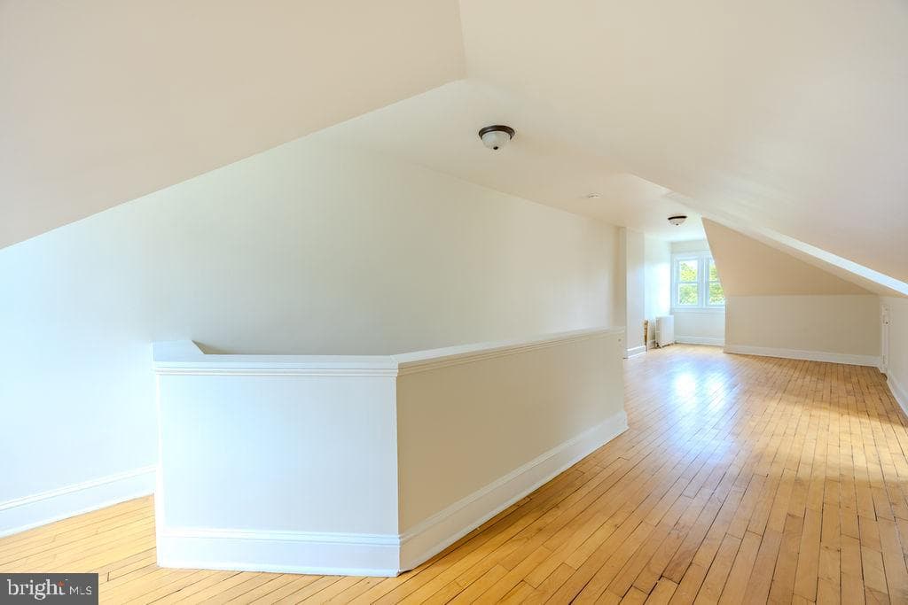 10-12 W Cecil Street photo 28