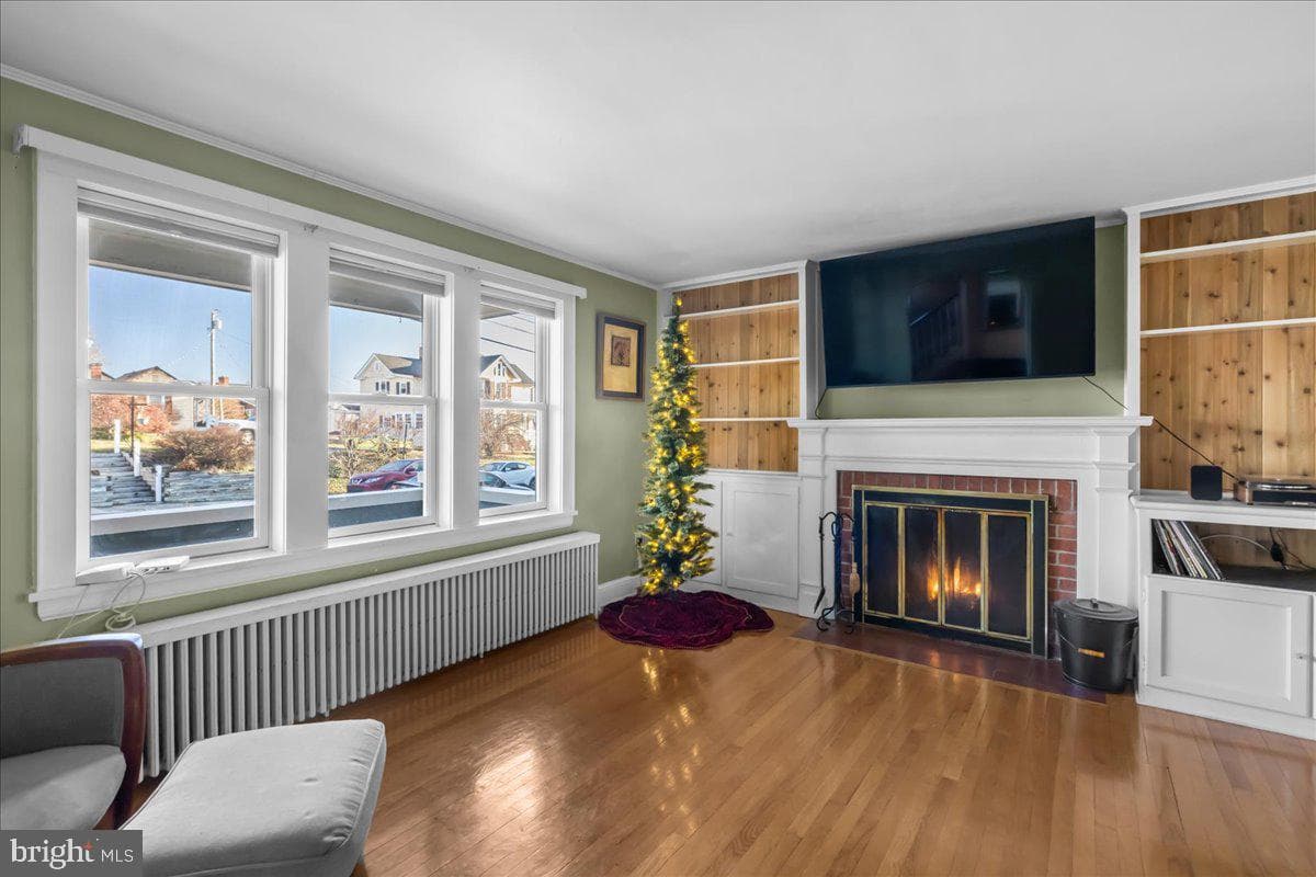 227 Miller Street photo 2