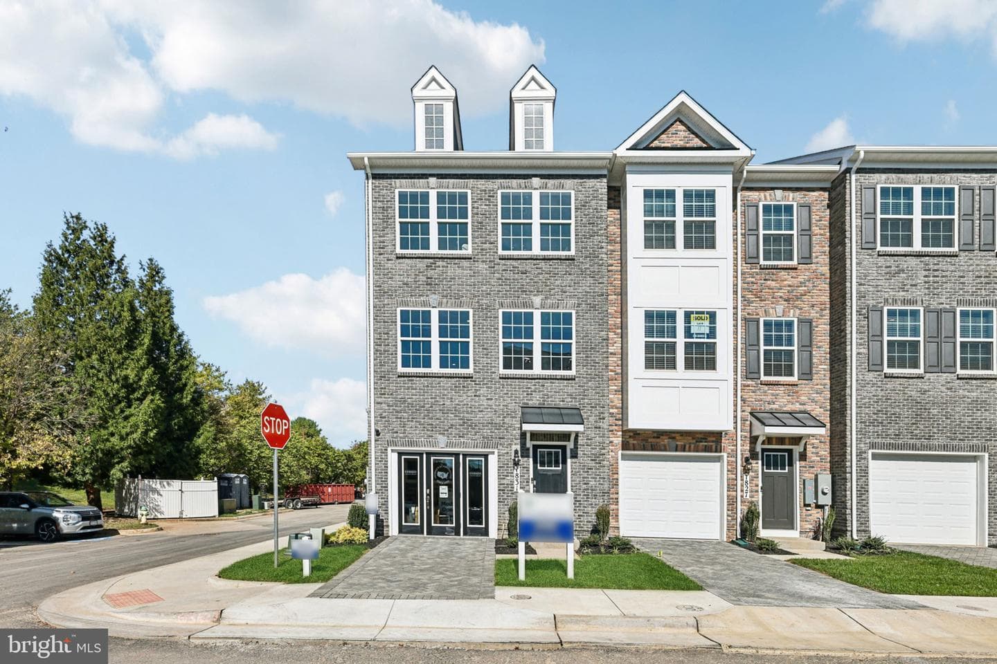 1802 Blythe Way photo 3