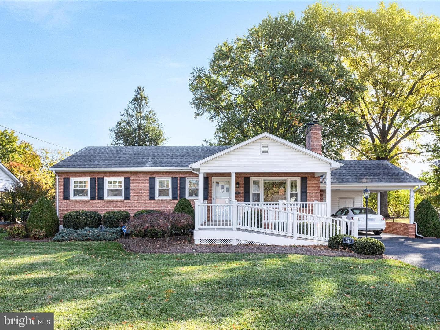 312 Fox Drive photo 2