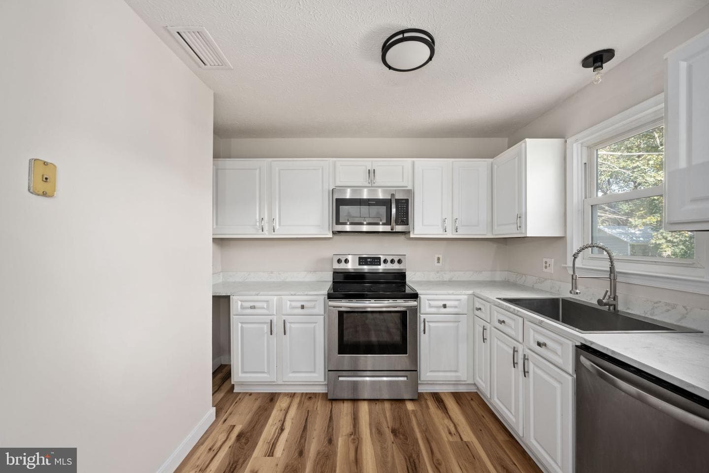 26 Jackson Avenue photo 12